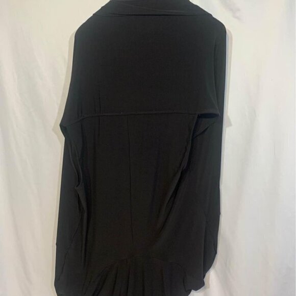 WOMAN’S cardigan. Can be worn sleeveless/ covering shoulders. Size Large - Picture 5 of 6